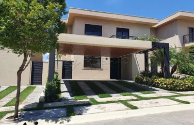 Casa a venda em condomínio com 3 suítes e piscina vila do golf