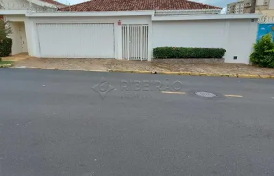 Casa térrea de uso misto no bairro jd. sumaré com  03 salas, recepção, 04 dormitórios  com armários planejados sendo 03 suites, piscina.