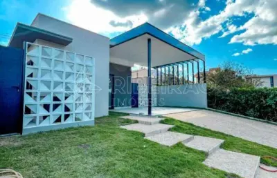 Casa com 3 suítes e piscina à venda no condomínio aurora village