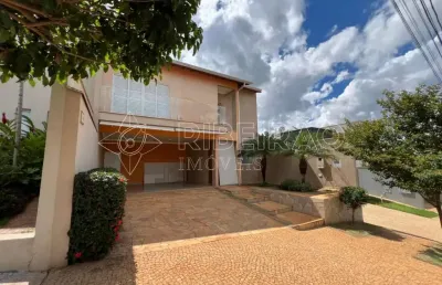Casa sobrado com 4 suites sendo uma no térreo completa de armários