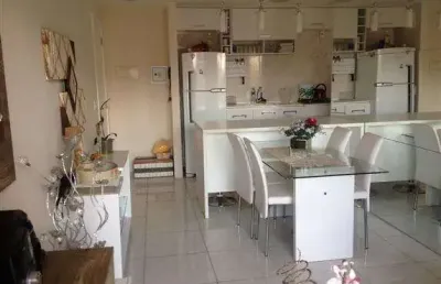 Apartamento com 03 dormitórios, 01 suíte e 01 vaga, à venda em água rasa sp