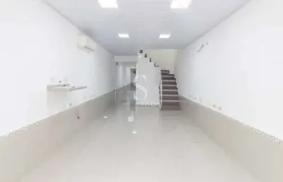 Casa comercial de 180m², possui 7 dormitórios, 3 banheiros e 1 vaga à venda na região de campo belo.