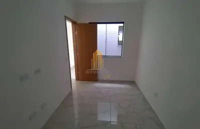 Sobrado de 152m²  com 3 dormitórios sendo 1 suíte, 2 banheiros e 4 vagas á venda no sacomã