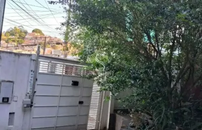 Butantã, casa residencial de 200m² com 3 suítes, 2 vagas.