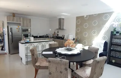 Casa com edícula, com 350 m²,  por r$ 1.120.000,00, bairro portão, curitiba-pr