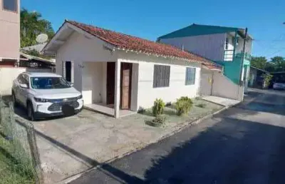 Casa para venda em florianópolis, canasvieiras, 2 dormitórios, 1 banheiro, 2 vagas