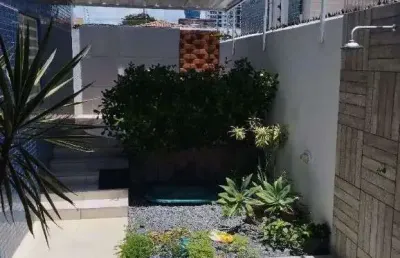 Apartamento térreo com área de lazer privativa no coração do bessa – a apenas três quadras da praia!