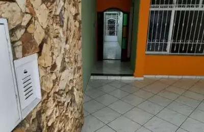 Sobrado grande com 4 dormitórios, 4 suite, edicula com 1 dormitório e banheiro,  2 vadas cobertas à