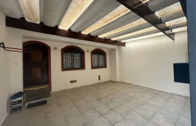 Sobrado com 162 m² de área construída, 5 dormitórios (sendo 1 suíte), edícula e área gorumet!