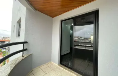 Apartamento espaçoso, 3 dormitórios (1 suíte) e 2 vagas de garagem + depósito privativo, vila formo