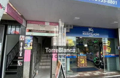 Sala comercial na nova rússia, com 50m², por r$900,00 + taxas