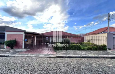 Casa à venda, 3 quartos sendo 1 suíte, 3 vagas de garagem, churrasqueira, 136 m²