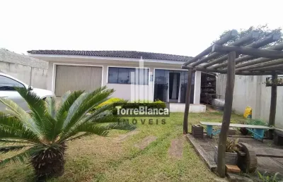 Casa térrea  em uvaranas , próximo ao colégio agricola , á venda por r$530.000,00
