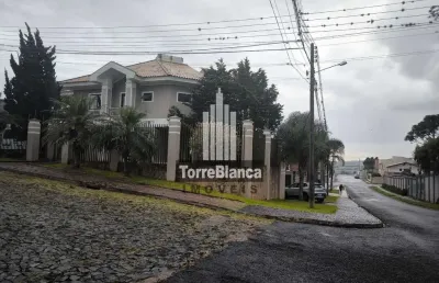 Casa duplex de alto padrão com piscina, energia solar e 5 quartos