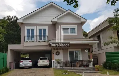 Sobrado para locação, 3 suítes sendo 1 master, 2 vagas de garagem, 240m², condomínio terras alphavi