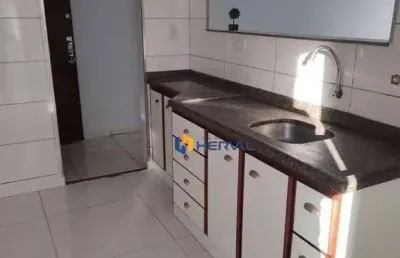 Apartamento semi mobiliado com 3 quartos, sendo 1 suíte  localizado na vila cleópatra - maringá/pr