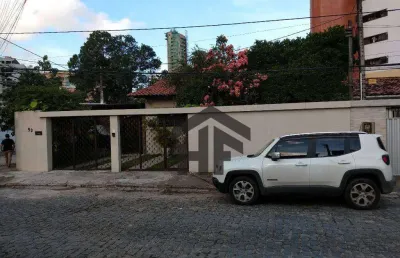 Casa de 330m² à venda, com 4 quartos e 6 salas, localizada no poço, recife - pernambuco.