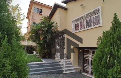 Casa de 225m² à venda, com 4 quartos, localizada em casa amarela, recife - pernambuco.