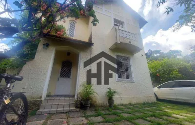 Casa de 355m², no terreno de 675m² para alugar ou vender,  com 4 quartos, localizada em santo amaro, recife - pernambuco.