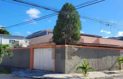 Casa de 190m² à venda, com 4 quartos (2 suítes), localizada em casa caiada, olinda - pernambuco.