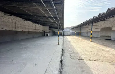 Galpão de 346m² e 700m² de terreno a uma quadra da marechal floriano