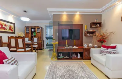 Sobrado em condomínio com 167m² 3 suítes e 3 vagas no bigorrilho