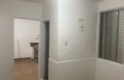 Casa com 1 quarto para alugar na Vila Zat, São Paulo 