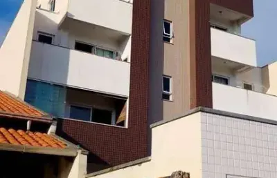 Apartamento com 02 quartos (sendo 01 suíte) no centro de navegantes-sc