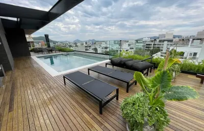Apartamento duplex luxo uma quadra da praia de jurerê