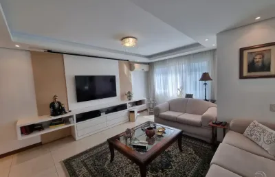Apartamento de 152m² com 3 quartos sendo 1 suíte na agronômica