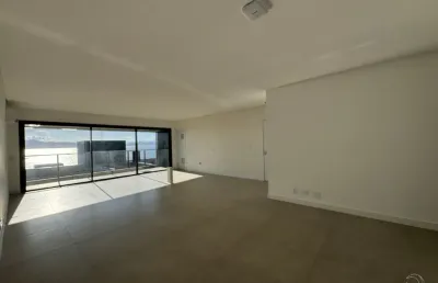 Apartamento de 176m² com 3 suítes, 5 banheiros e 4 vagas de garagem em cacupé