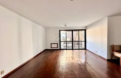 Apartamento de 140m² com  4 quartos sendo 1 suíte no centro