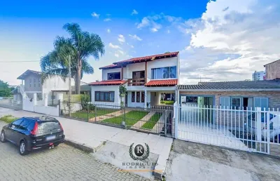 Casa com 3 quartos à venda na Rua élcio Lima, Centro, Torres