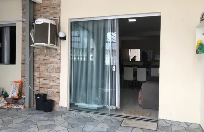 Cód. 52 lauro casa ampla com 2/4 no jardim castelão