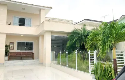 Cód. 546 vilas do atlântico casa duplex com 5 suítes porteira fechada