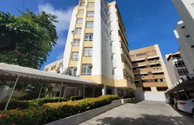 Cód. 009 costa azul 2/4 sendo um suíte e varanda com vaga coberta
