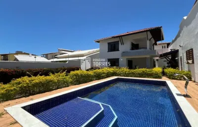 Casa a venda de 3/4, 1 suíte, piscina e garagens em alameda fechada em vila do atlântico