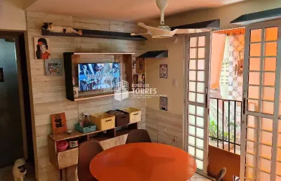 Village duplex a venda de 3/4, 1 suíte com varandas e 2 garagens em patamares