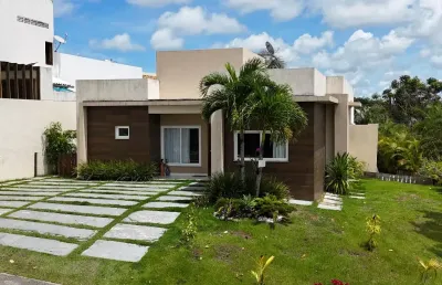 Casa em condomínio fechado com 4 quartos à venda na Rua Caraíva, Abrantes, Camaçari