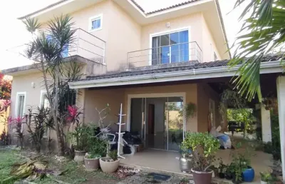 Casa disponível para locação e venda em condomínio buraquinho