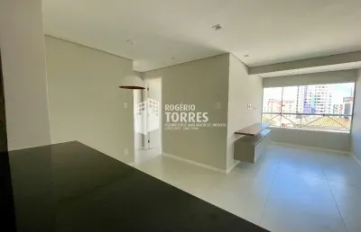 Apartamento a venda de 2/4, 1 suíte e 1 garagem em jardim armação