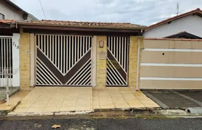 Casa á venda com 2 quartos, vila rica - pindamonhangaba