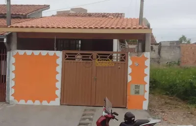 Casa á venda com 2 quartos, mombaça - pindamonhangaba