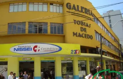 Loja dentro de galeria central na praça tiradentes.