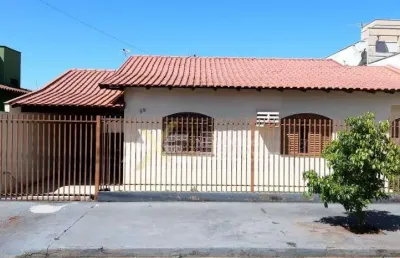 Casa com 3 quartos à venda na Rua Antônio Morandin, 59, Jardim Itália, Cambé