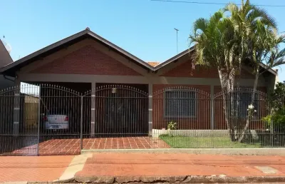 Casa com 3 quartos à venda na Rua da Proclamação, 288, Jardim Vila Rica, Cambé