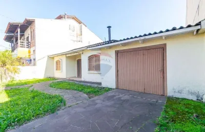 Casa com 2 quartos - 2 banheiros - lareira e churrasqueira