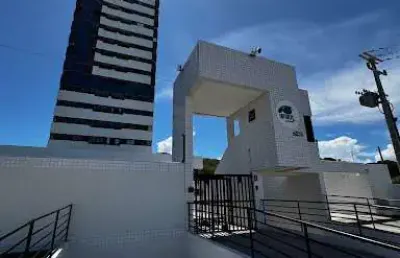 Apartamento com 2 quartos para alugar na Avenida Comendador Gustavo Paiva, 6255, Cruz das Almas, Maceió