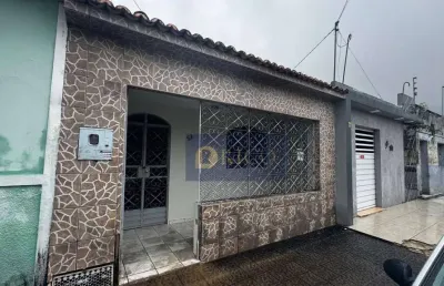 Casa com 2 quartos para alugar na Rua Presidente Tancredo de Almeida Neves, 34, Alto do Cruzeiro, Arapiraca