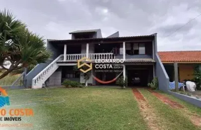 Casa de 3 pavimentos com excelente localização em nazaré
